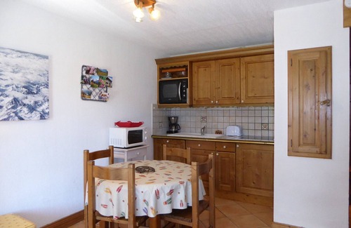 Pralognan-la-Vanoise Apartment | Charming 3-room garden apartment, near slopes, perfect for families