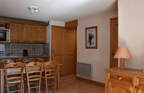 Pralognan-la-Vanoise Apartment | Charming 3-room flat with terrace near slopes and center