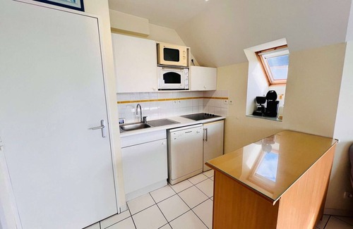 Quiberon Apartment | Charming 3-Room Apt, 47m², Terrace, Steps from Beach, Pets Welcome, Parking Included, Quiberon