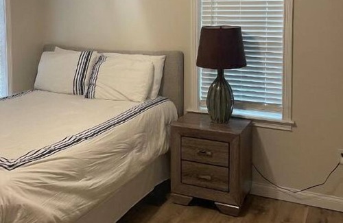 Fall Creek Place House | Charming 3 Story Home Downtown, Sleeps 6