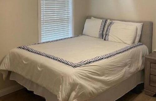 Fall Creek Place House | Charming 3 Story Home Downtown, Sleeps 6
