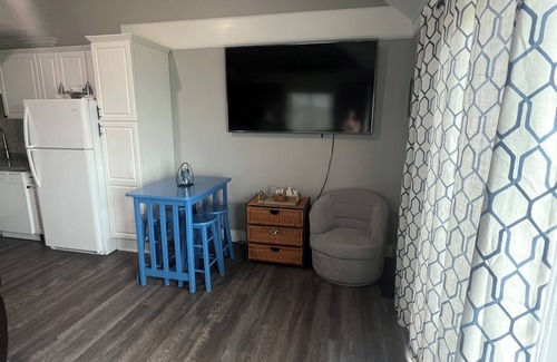 McCutcheon Field House | Charming 3-bedroom townhome Oceanfront and next to Pier in North Topsail Beach