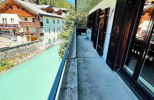 Klosters-Serneus Apartment | Charming 3½ room apartment centrally located in Klosters near Gotschnabahn