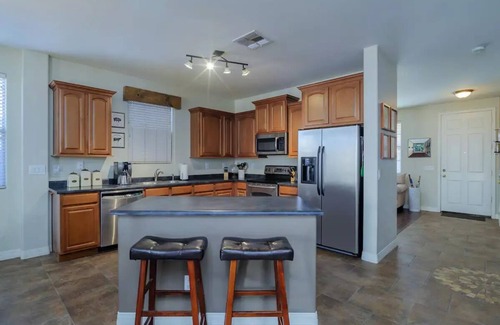Crossriver House | Charming 3200+ Sqft 4 Bedroom That Sleeps 10