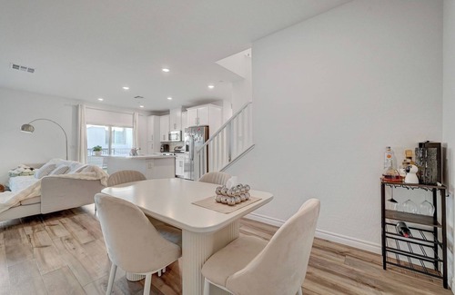 Summerlin House | Charming 3B3B townhome with full bedroom and bathroom DOWNSTAIRS in Las Vegas