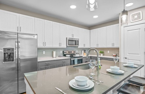 Fort Worth Apartment | Charming 3BD/2BA with Beautiful Pool in Fort Worth