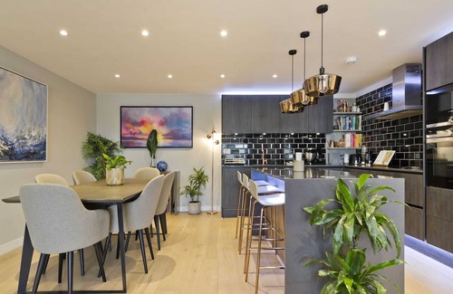Riverside Apartment | Charming 3bed Flat overlooking Tower Bridge