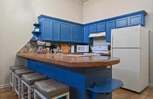 Lubbock House | Charming 3bedroom townhome with WiFi In Midway Park. Close to Texas Tech and LCU