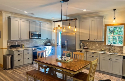 Newland Cottage | Charming 3BR Cottage w/Full Kitchen, Community amenities, Patio, and Gas Grill