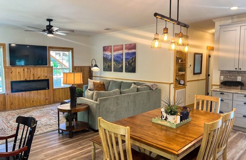 Newland Cottage | Charming 3BR Cottage w/Full Kitchen, Community amenities, Patio, and Gas Grill
