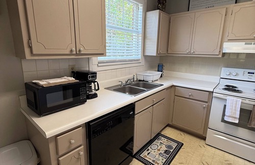 Valdosta House | Charming 3BR Minutes to Moody AFB, Downtown & VSU