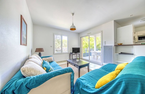 Soulac-sur-Mer Apartment | Charming 4-6 pers house with pool, terrace, and beaches 1.2 km away in Soulac-sur-Mer