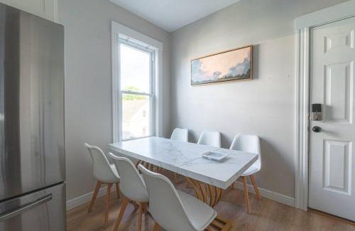 Salem Apartment | Charming 4 BDR - Walk to Downtown & Free parking!