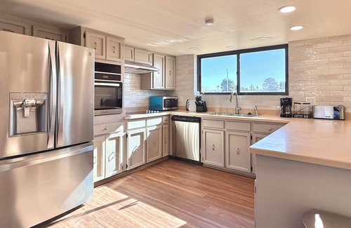 Sierra Vista House | Charming 4 bed/2 bath lovely house in central Location w/much Privacy and Space