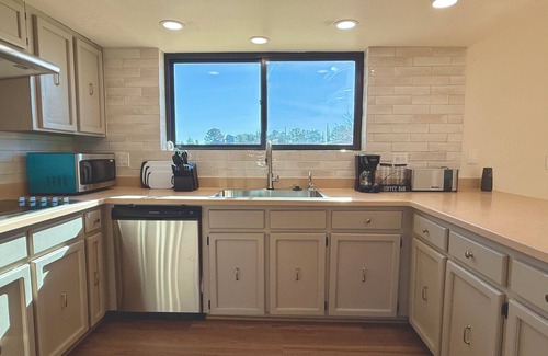Sierra Vista House | Charming 4 bed/2 bath lovely house in central Location w/much Privacy and Space