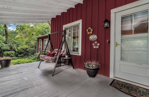 Ridgecrest Cottage | Charming 4-bedroom cottage in welcoming Black Mountain with WiFi.