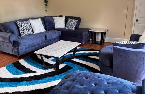 Riverdale House | Charming 4-bedroom house with AC and WiFi in marvelous East Riverdale.