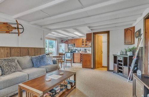 Ellicottville Apartment | Charming 4-Bedroom Retreat in the Heart of Ski Town - Walk to Shops, Nature, and Adventure