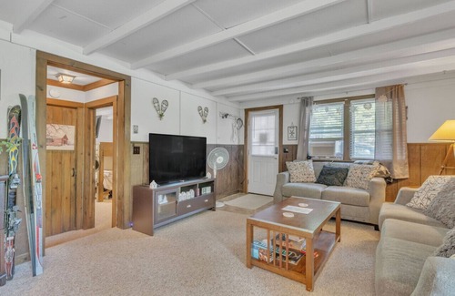 Ellicottville Apartment | Charming 4-Bedroom Retreat in the Heart of Ski Town - Walk to Shops, Nature, and Adventure