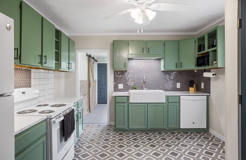 Mountain City Other | Charming 4 bedroom farmhouse with large backyard for entertaining!