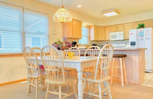 Townsend's Inlet Condo | Charming 4 Bedroom in South end of Sea Isle City