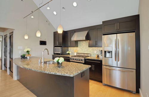 Strathmere House | Charming 4-bedroom Beach Cottage with WiFi, AC in Strathmere