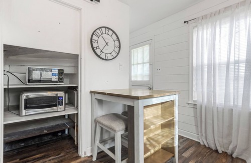 Bristol House | Charming 4-bedroom bungalow near Hard Rock Casino & downtown Bristol