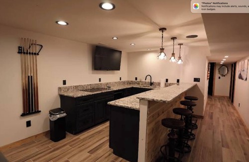 Imperial Cabin | Charming 4-bedroom cabin with fitness room and AC in Imperial
