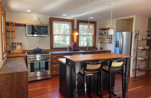 Falmouth House | Charming 4-bedroom country house with WiFi and AC in Falmouth