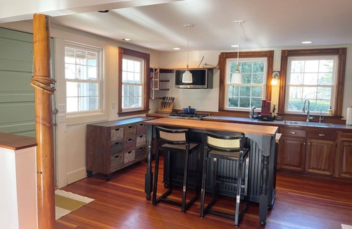 Falmouth House | Charming 4-bedroom country house with WiFi and AC in Falmouth