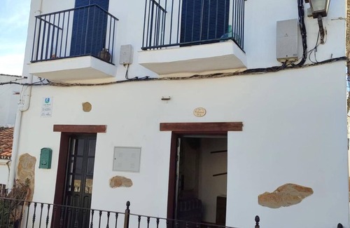 El Colmenar Cottage | Charming 4-Bedroom House with Shared Pool in Benarrabá, Spain