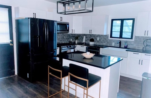 Belleville House | Charming 4-bedroom house in delightful Belleville with AC, WiFi