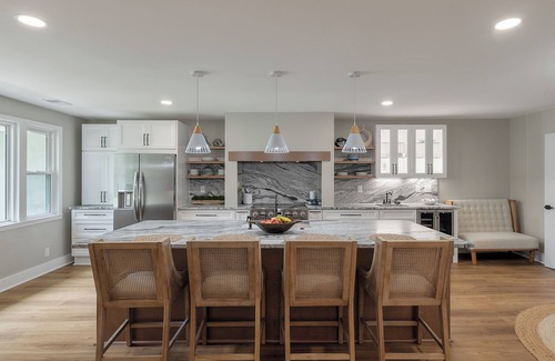 West Ashley House | Charming 4-bedroom home, 10 Minutes to Downtown Charleston, fenced yard