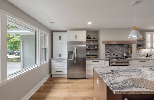 West Ashley House | Charming 4-bedroom home, 10 Minutes to Downtown Charleston, fenced yard