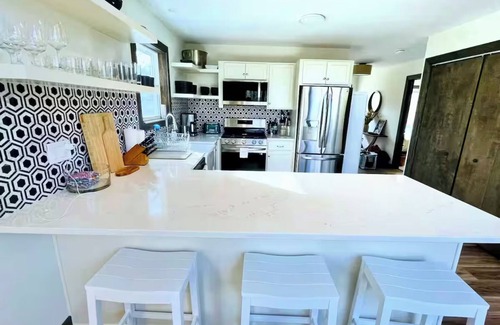 Jim Thorpe House | Charming 4-bedroom house with Hot Tub - Playset - Firepit - Lake beach