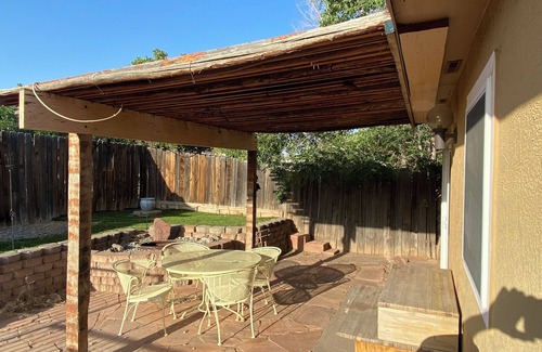 Rio Rancho House | Charming 4-bedroom house with AC and WiFi in serene Rio Rancho