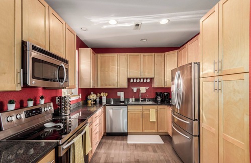 Belle Creek House | Charming 4-Bedroom Home + Separate Basement Suite-perfect for families or groups.