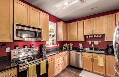Belle Creek House | Charming 4-Bedroom Home + Separate Basement Suite-perfect for families or groups.