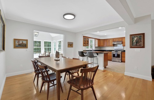 Mount Marion House | Charming 4-bedroom house on 2 acres in marvelous Woodstock with WiFi, AC