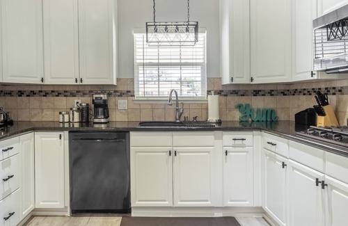 Branham - Jarvis House | Charming 4-bedroom house with WiFi, AC in delightful San Jose