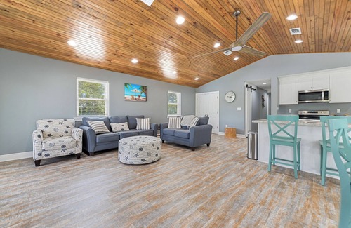 Waveland House | Charming 4-bedroom house in Waveland, Just one Hour from New Orleans.