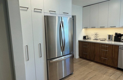 Burbank House | Charming 4-bedroom house in Prime Burbank with WiFi, AC