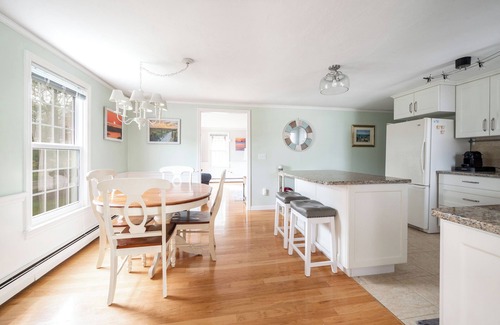 East Harwich House | Charming 4-bedroom house with AC, WiFi in tranquil E. Harwich