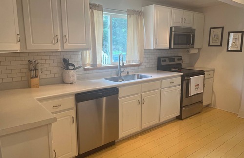 Holland House | Charming 4-bedroom house with WiFi and AC in Holland