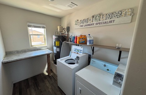 Kingman House | Charming 4-bedroom house with AC, WiFi in delightful Kingman