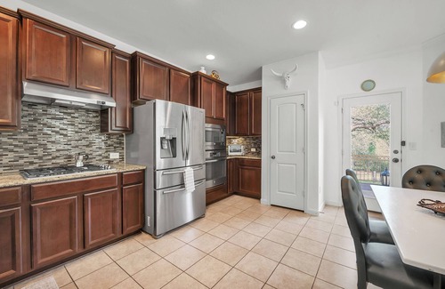 Cardinal Hills House | Charming 4-bedroom house in delightful LakeWay with AC