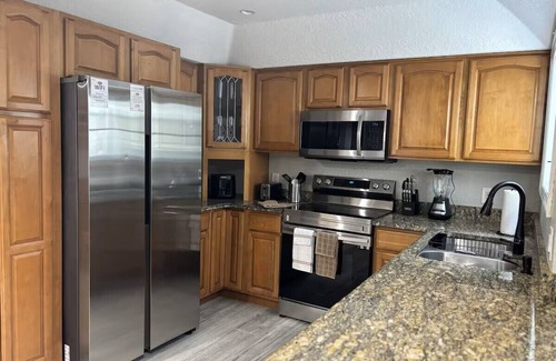 Orlando House | Charming 4-bedroom house with Pool and Fireplace in Orlando