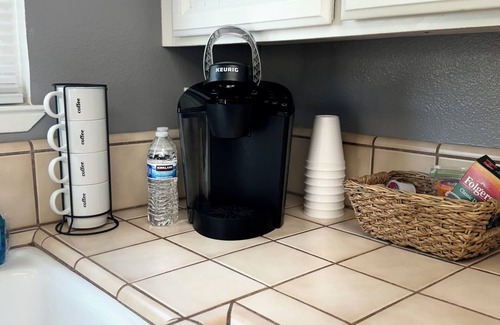 Visalia House | Charming 4-bedroom house with AC and WiFi in welcoming Visalia