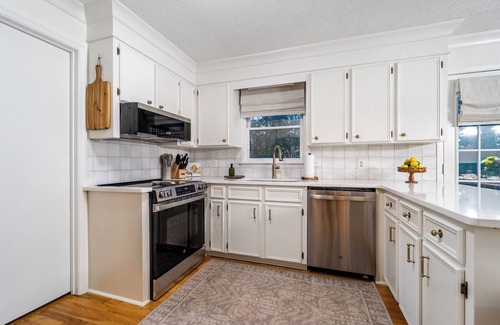 Aiken House | Charming 4-bedroom house with Inground Pool, WiFi, AC in brilliant Aiken