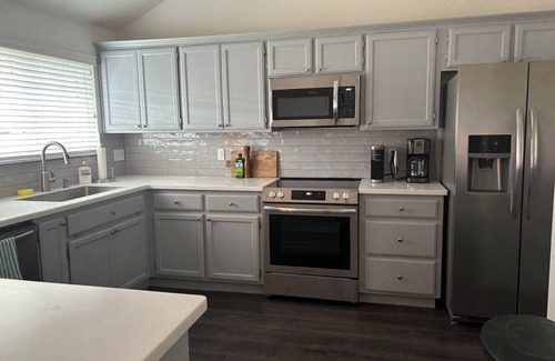 Norman House | Charming 4-bedroom house in Norman 1.5 miles from the stadium.